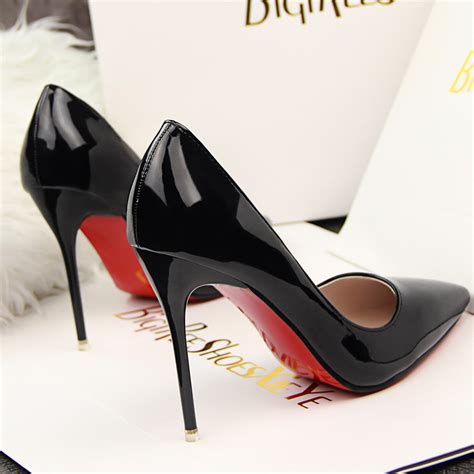 louis vuitton red bottom shoes price